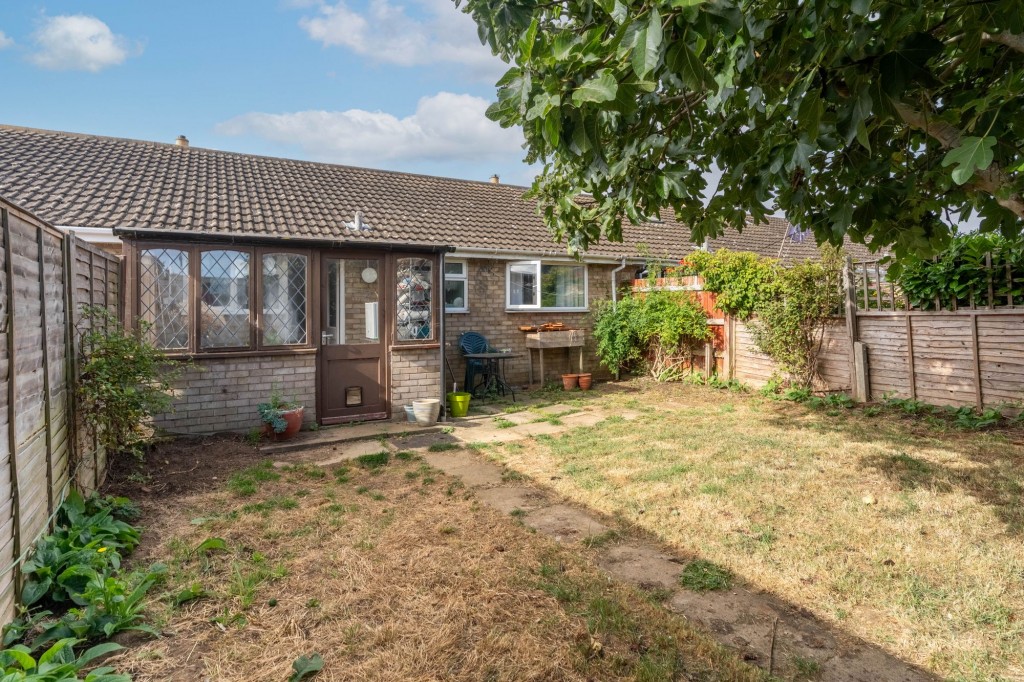 Linden Way, Haddenham, CB6