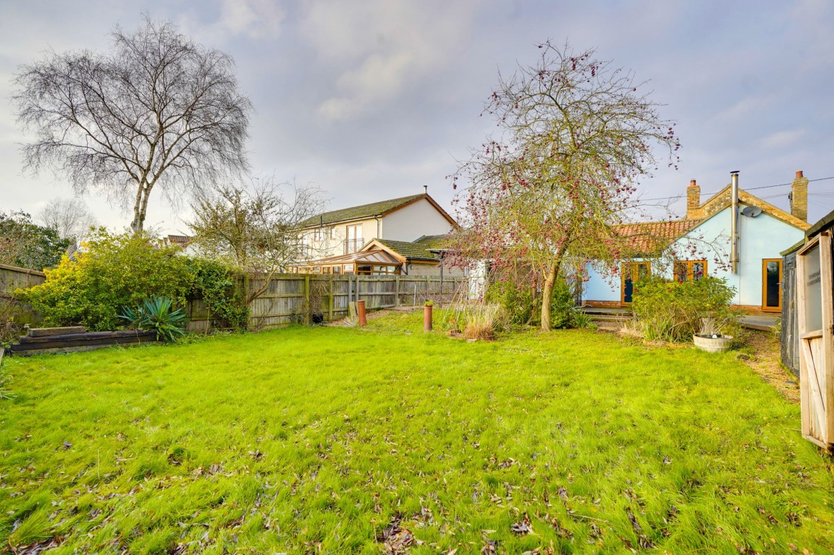 East Fen Road, Isleham, CB7