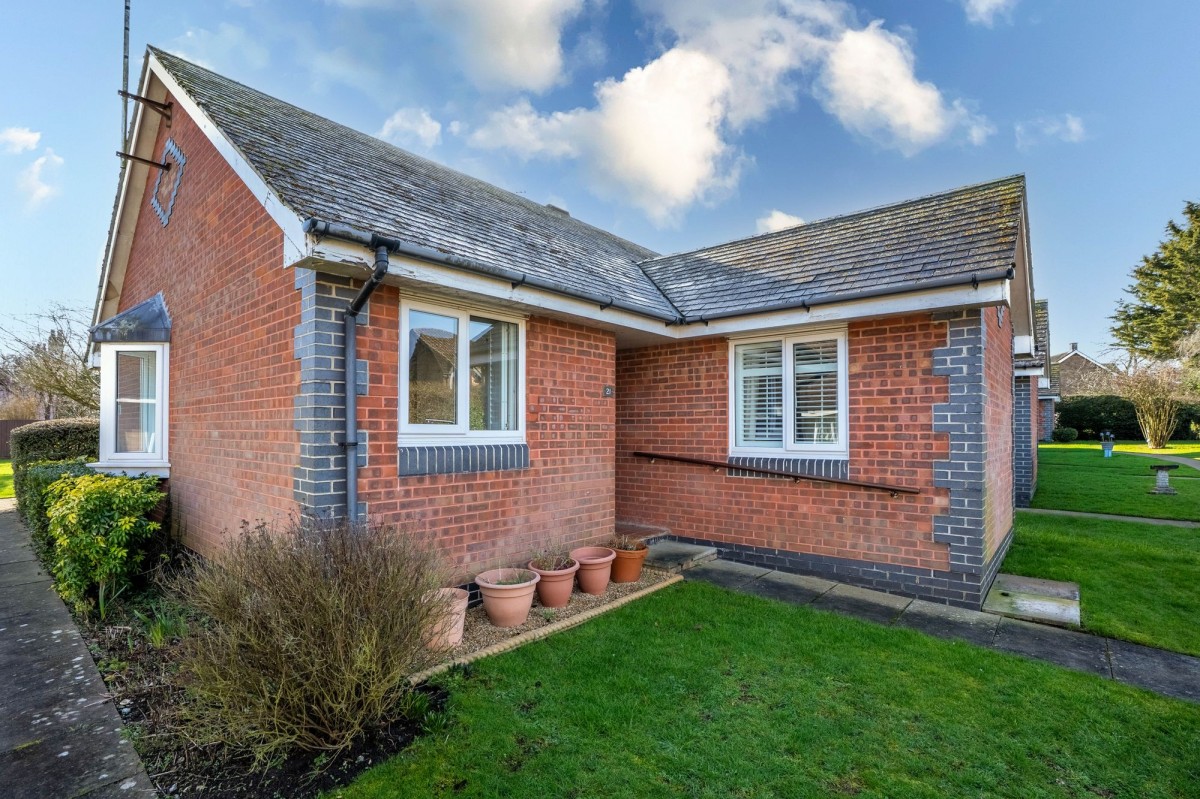 Dovehouse Close, Linton, CB21