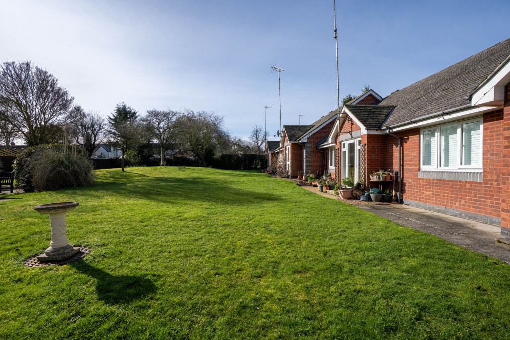 Dovehouse Close, Linton, CB21