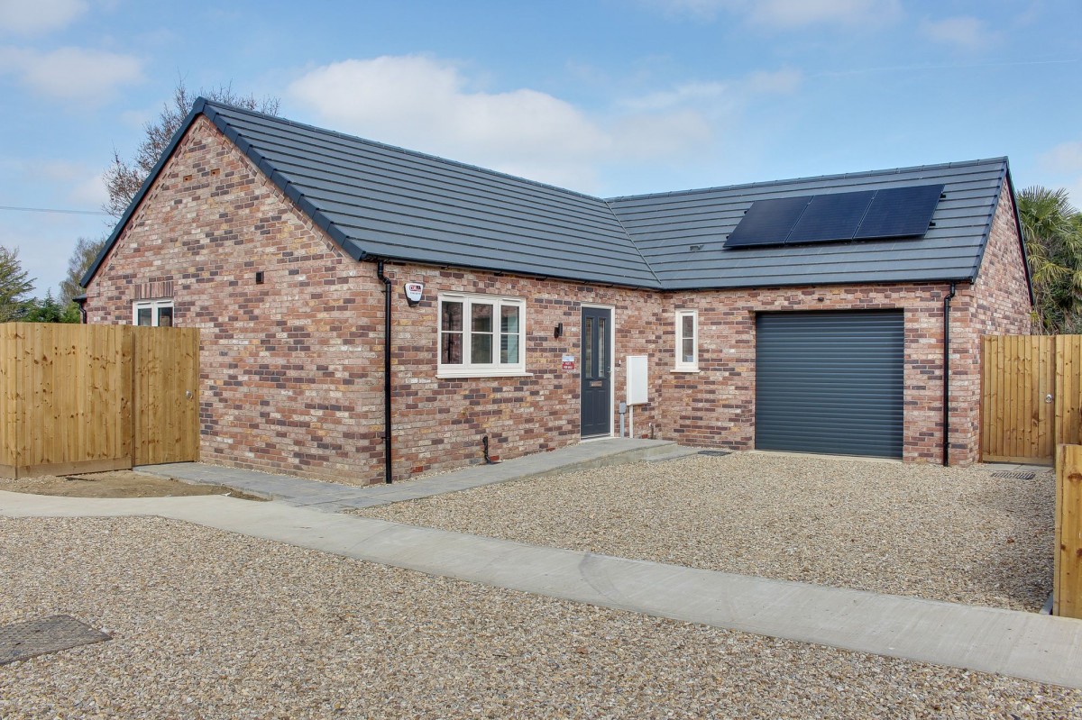 Magnolia Drive, Chapel Drove, PE12