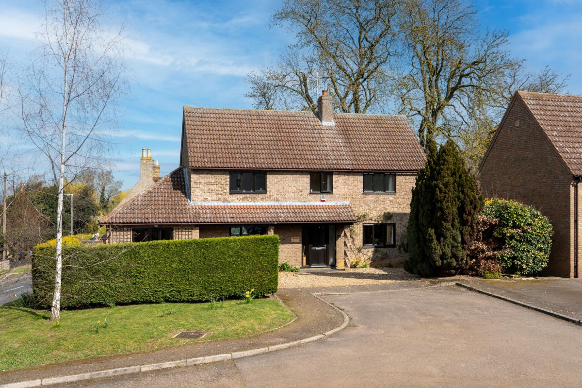 Station Road, Haddenham, CB6