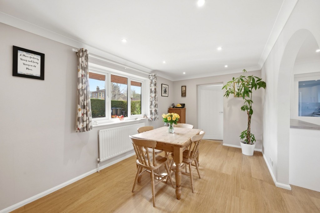 Station Road, Haddenham, CB6