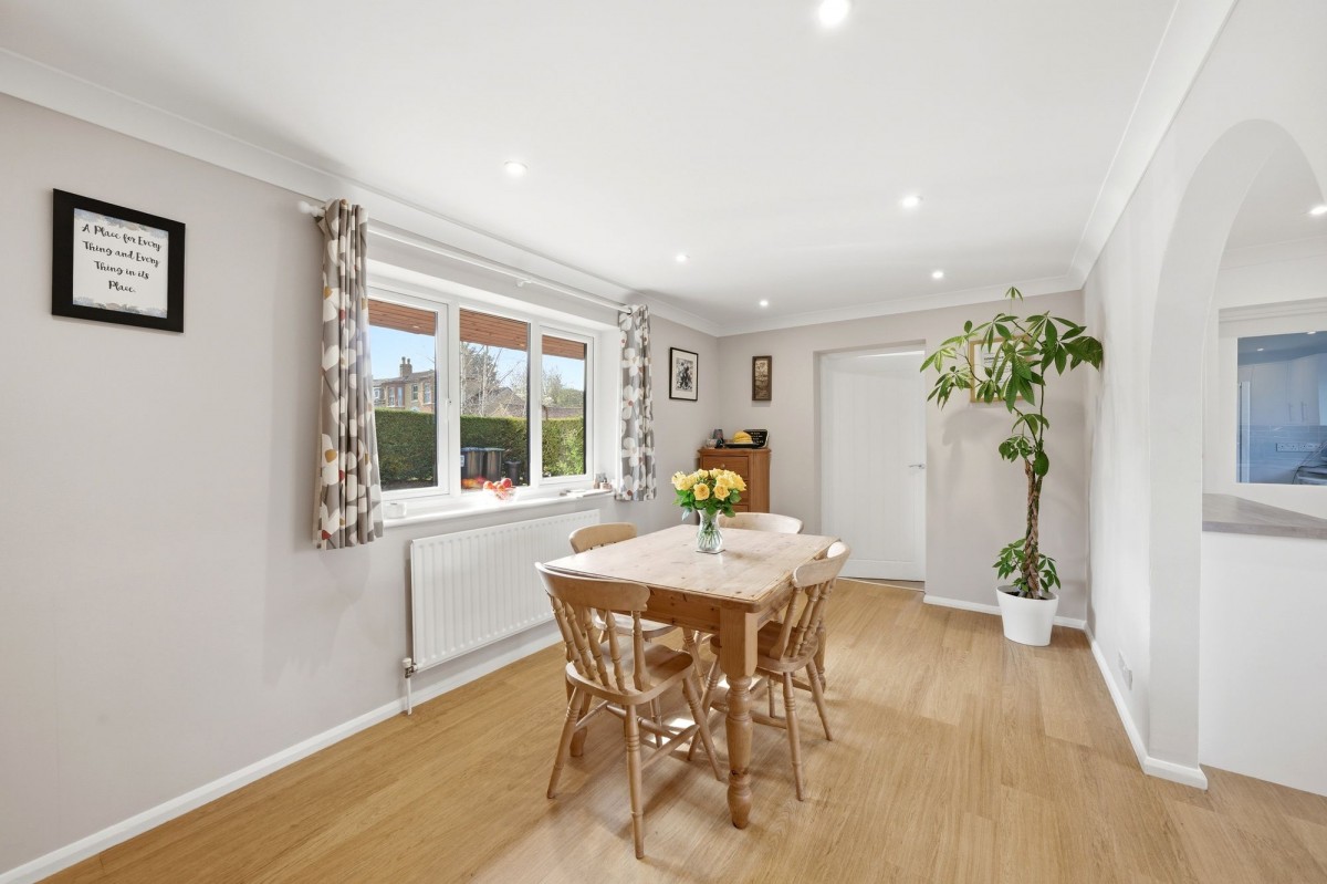 Station Road, Haddenham, CB6