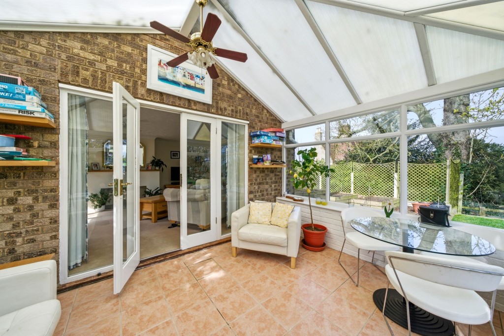 Station Road, Haddenham, CB6