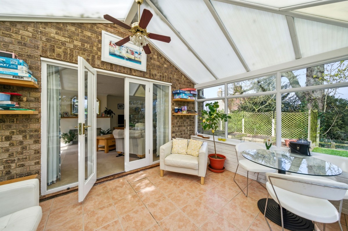 Station Road, Haddenham, CB6