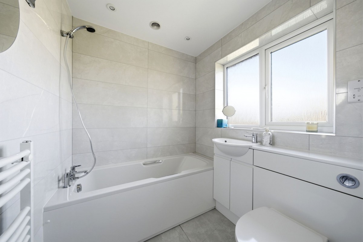 Station Road, Haddenham, CB6