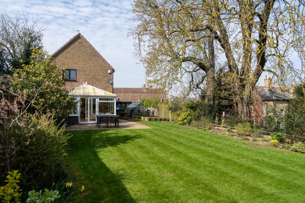 Station Road, Haddenham, CB6