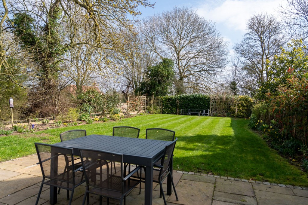 Station Road, Haddenham, CB6