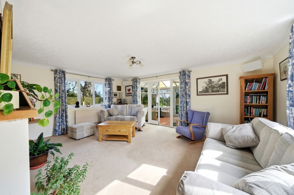 Station Road, Haddenham, CB6