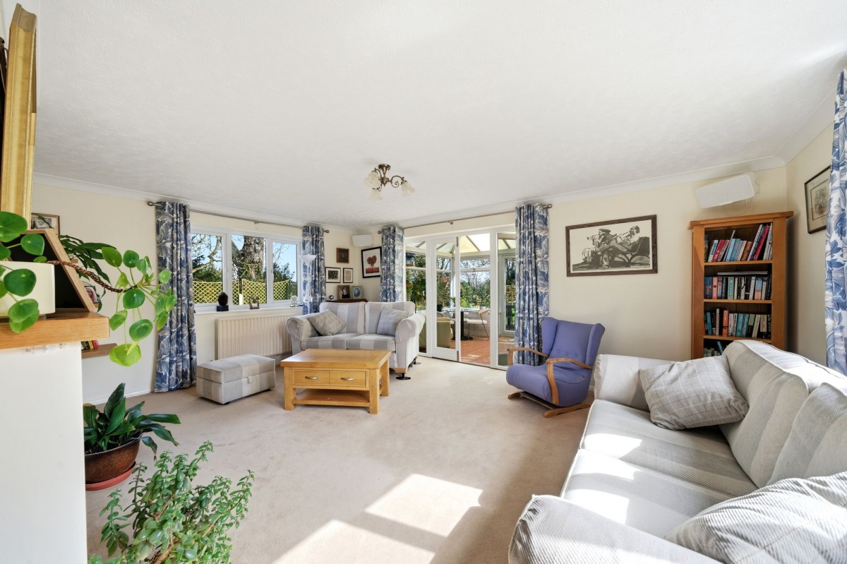 Station Road, Haddenham, CB6