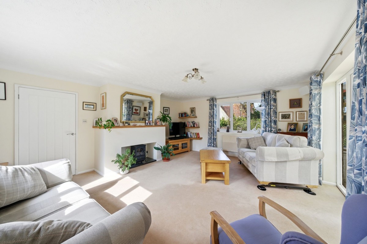 Station Road, Haddenham, CB6