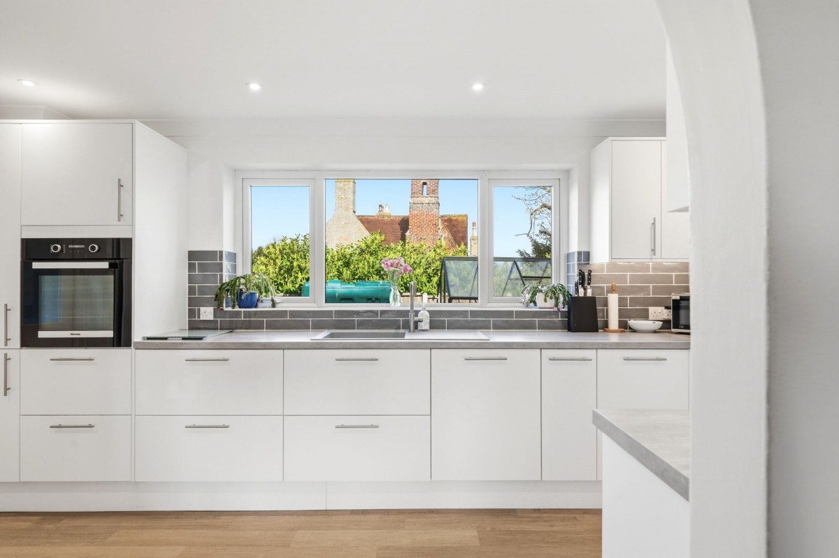Station Road, Haddenham, CB6