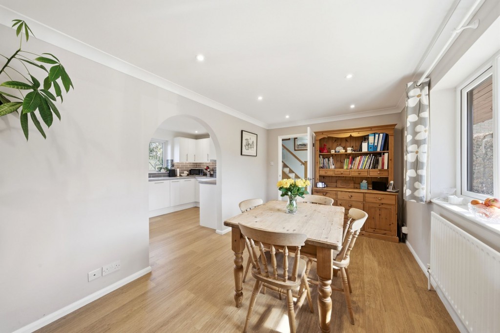 Station Road, Haddenham, CB6