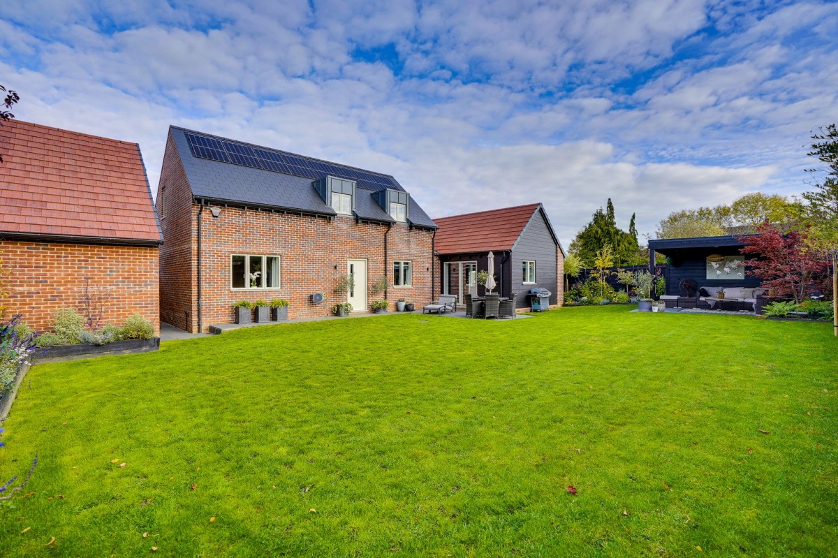 Ash Drive, Ashley, CB8