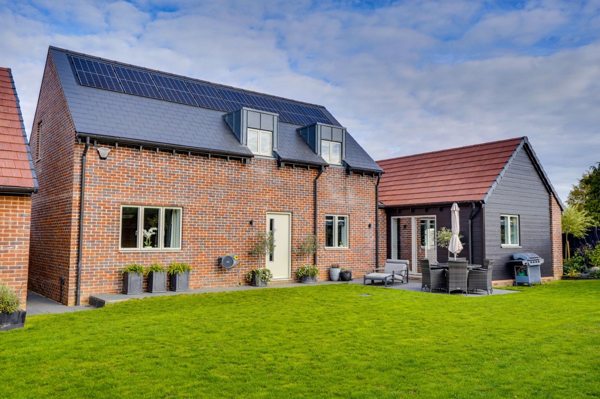 Ash Drive, Ashley, CB8