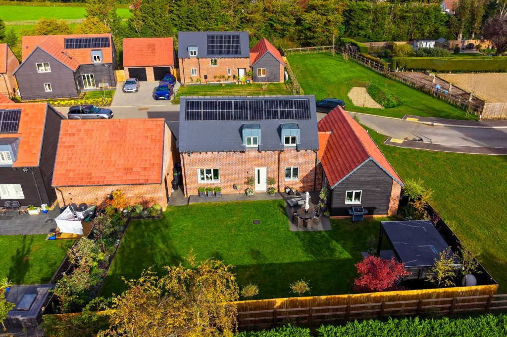 Ash Drive, Ashley, CB8