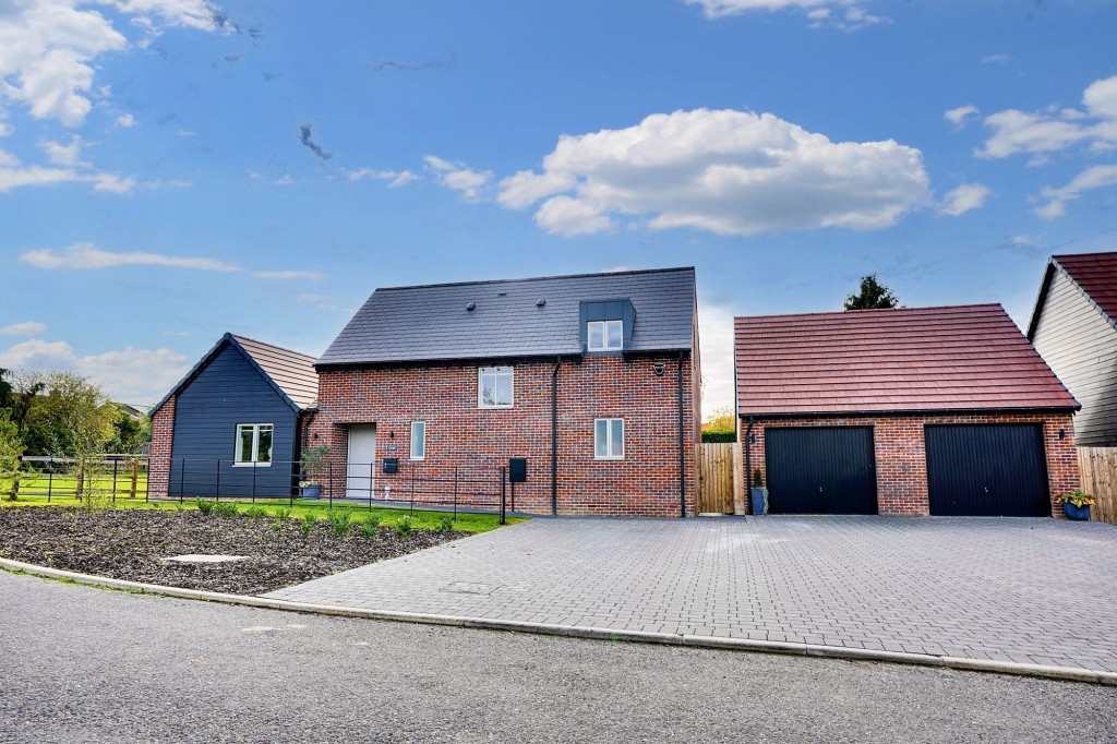 Ash Drive, Ashley, CB8