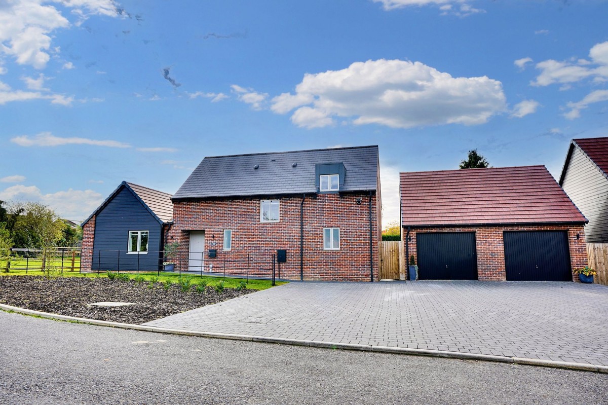 Ash Drive, Ashley, CB8