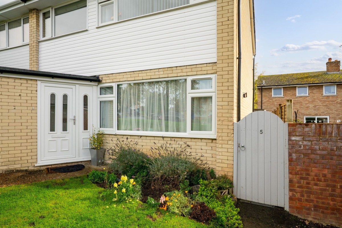 Finchams Close, Linton, CB21