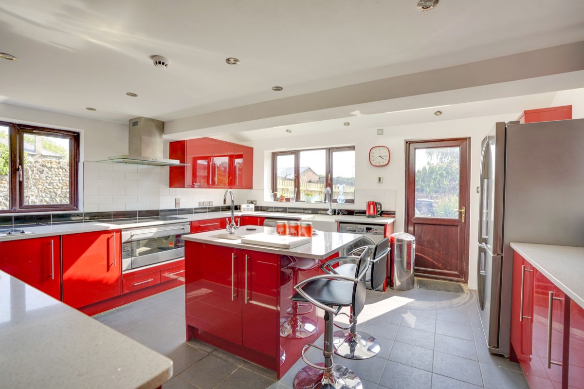 High Street, Tuddenham, IP28