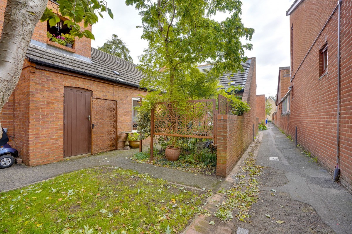 St. James Lane, Bury St. Edmunds, IP33