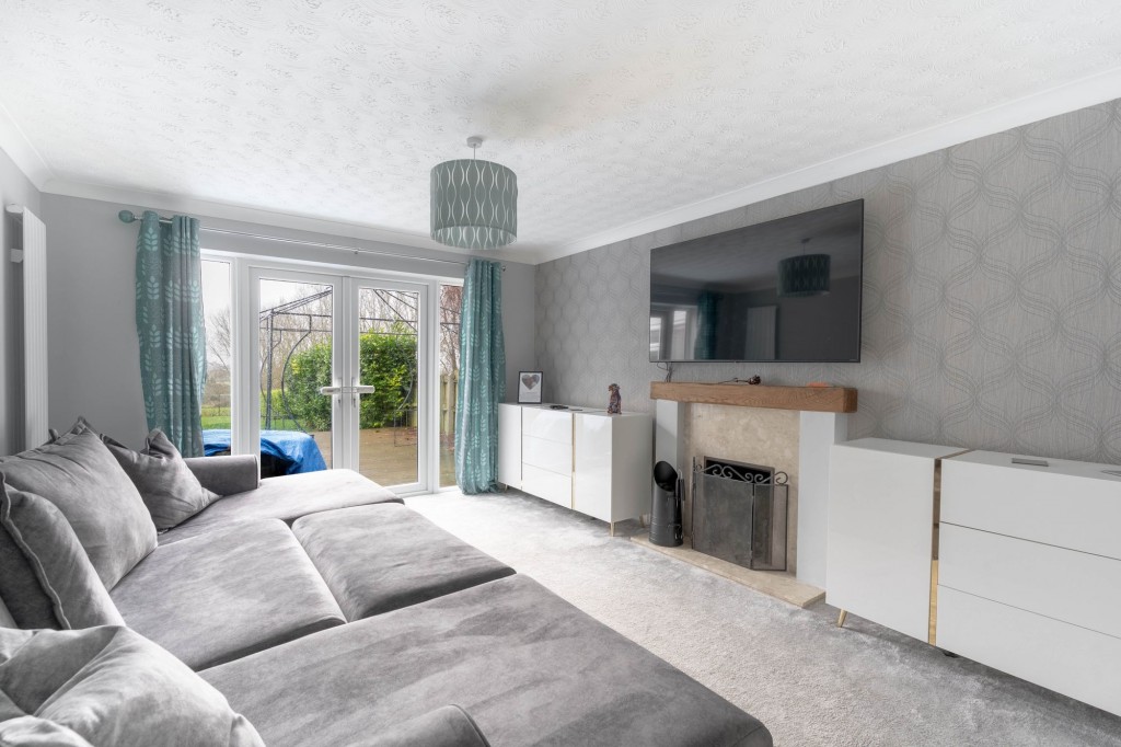 Orchard Way, Haddenham, CB6