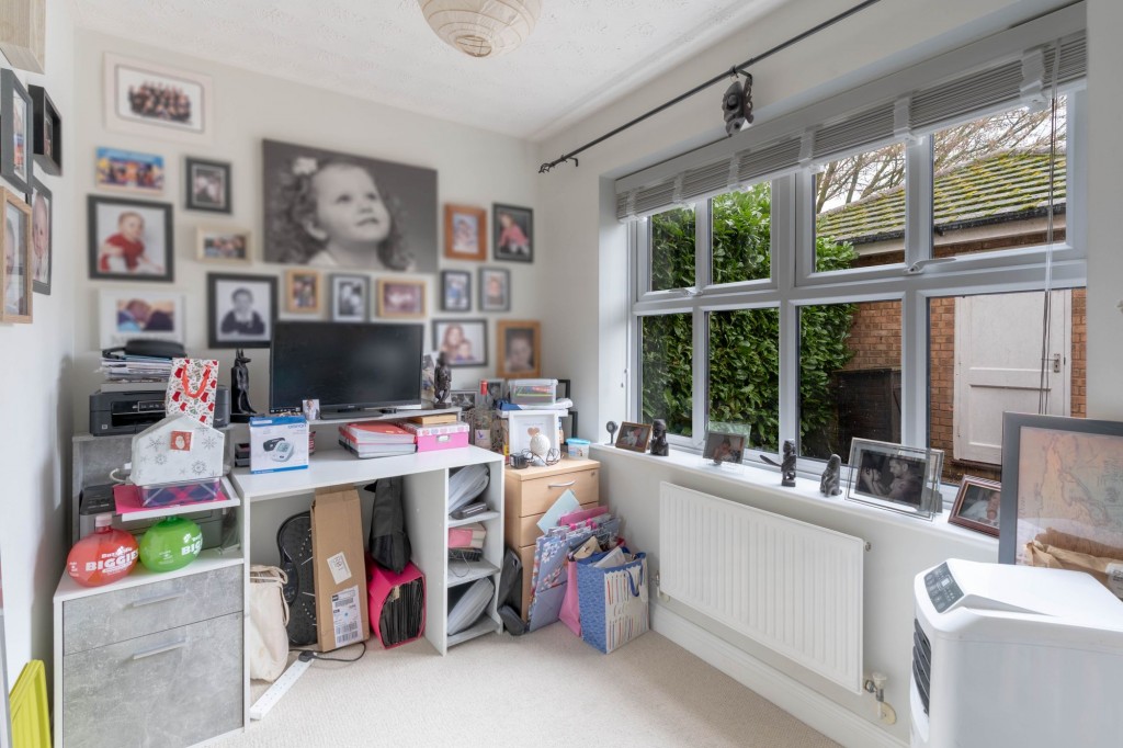 Orchard Way, Haddenham, CB6