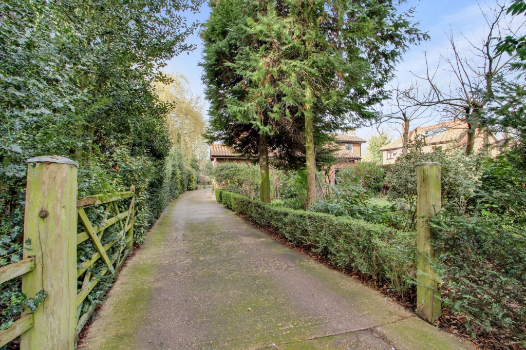 Main Road, Elm, PE14