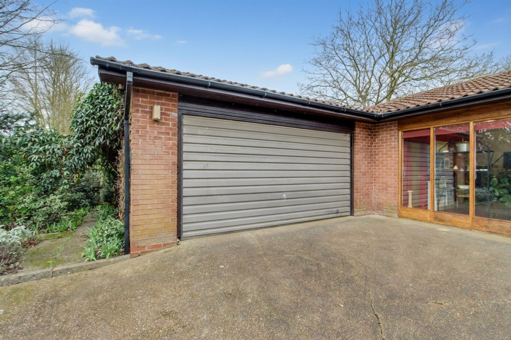 Main Road, Elm, PE14