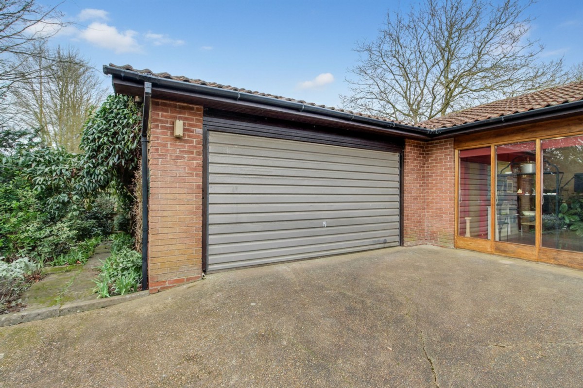 Main Road, Elm, PE14