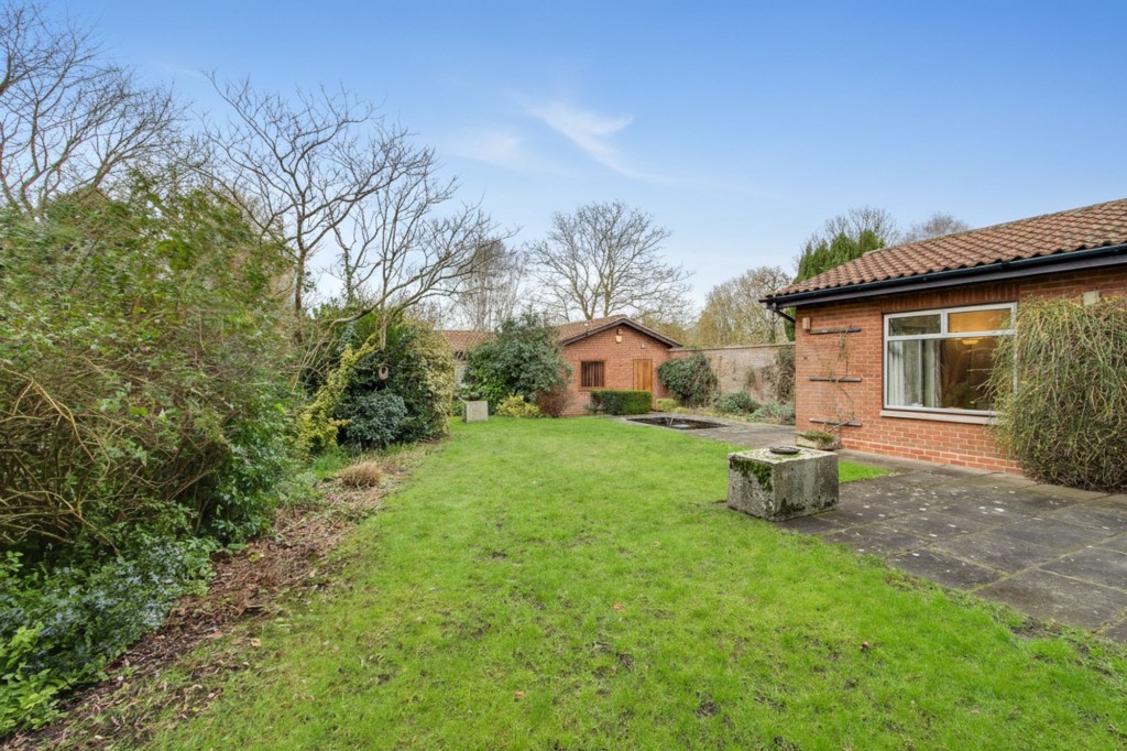 Main Road, Elm, PE14