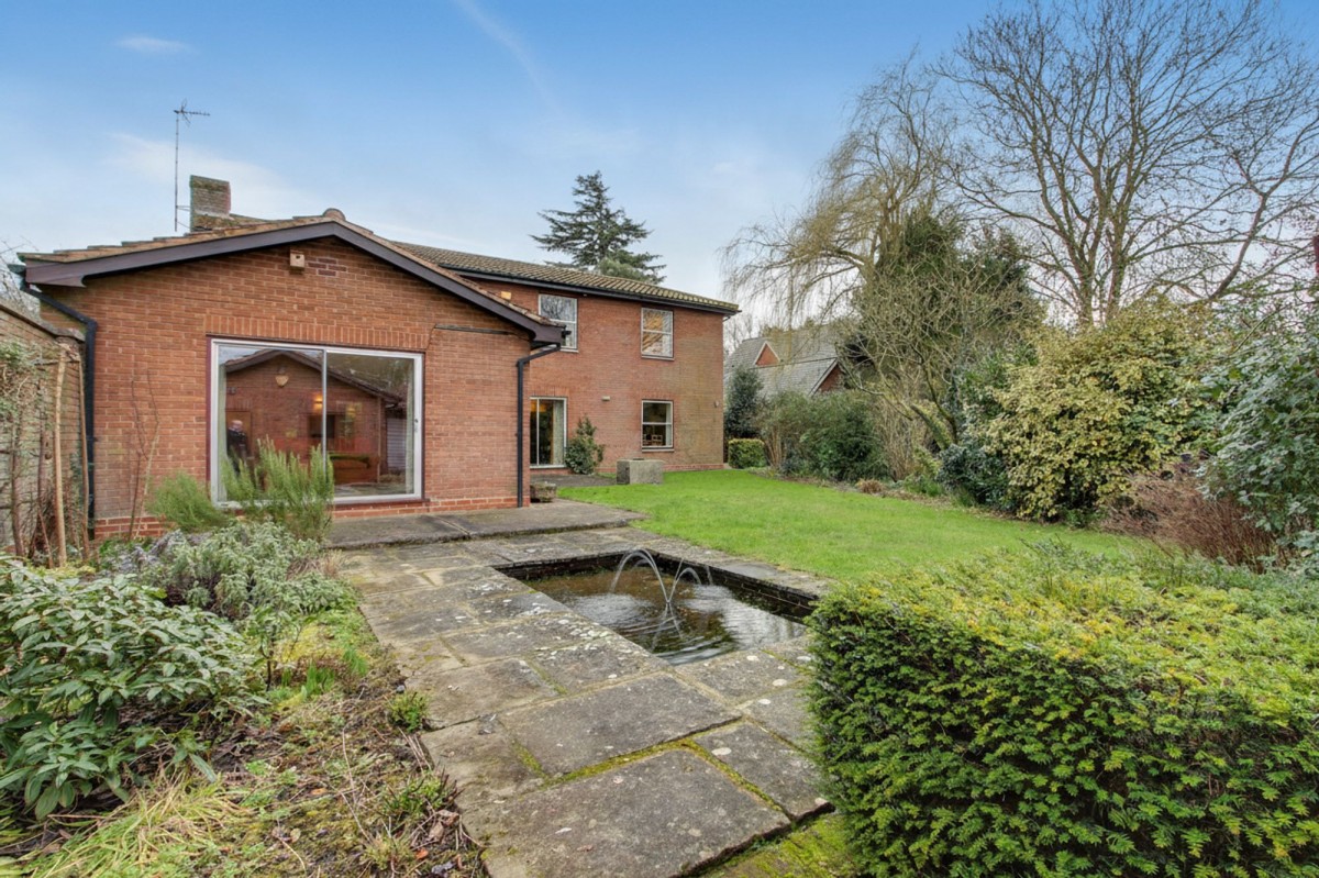 Main Road, Elm, PE14