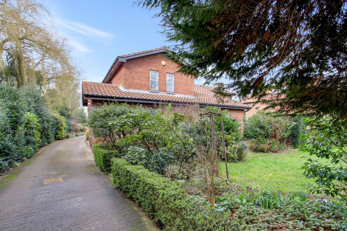 Main Road, Elm, PE14