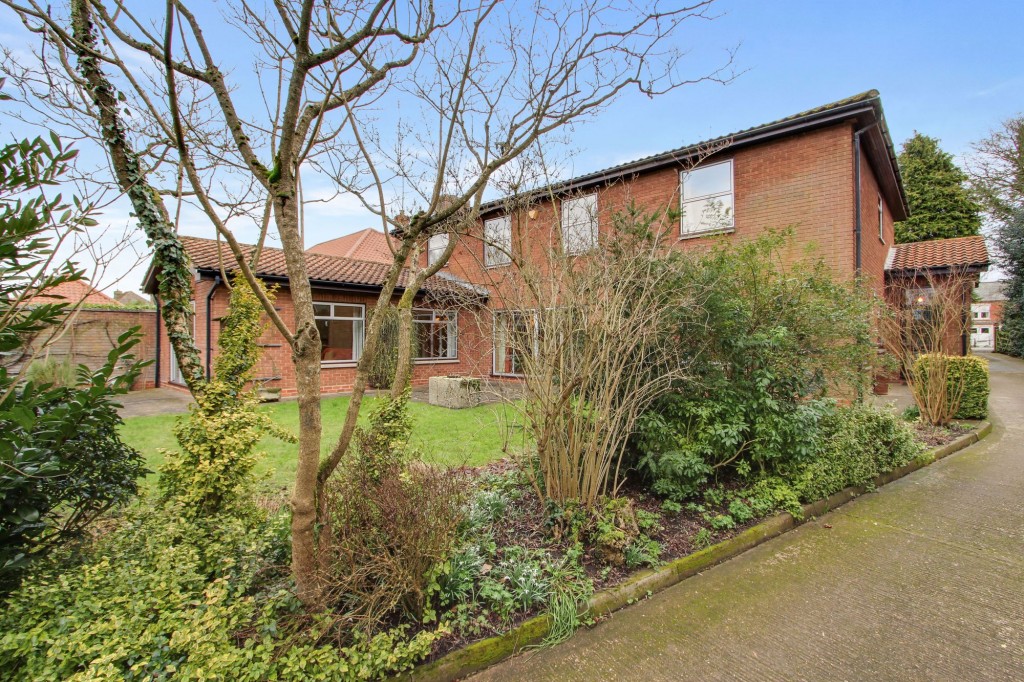 Main Road, Elm, PE14