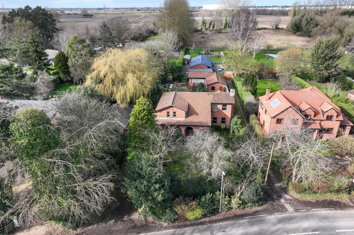 Main Road, Elm, PE14