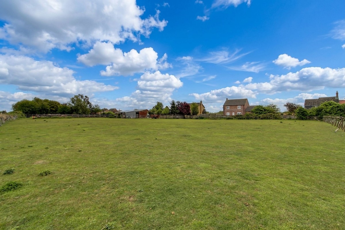Mill Road, Murrow, PE13