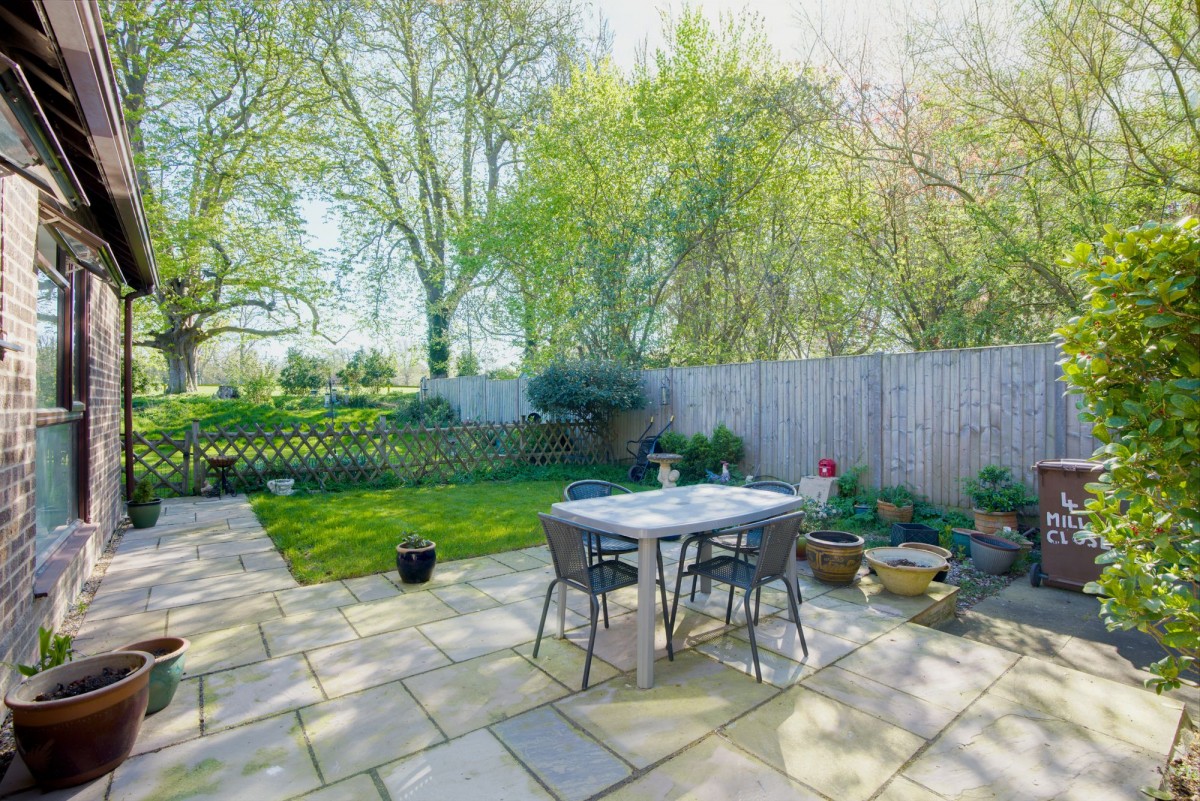 Mill Close, Exning, CB8