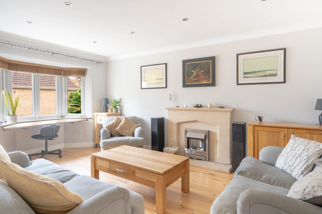 Collingwood Drive, Longstanton, CB24