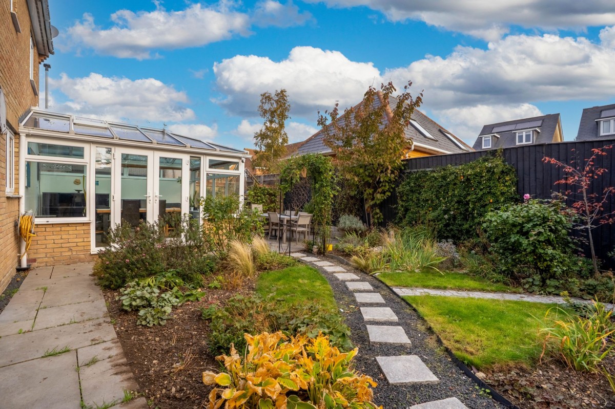 Collingwood Drive, Longstanton, CB24