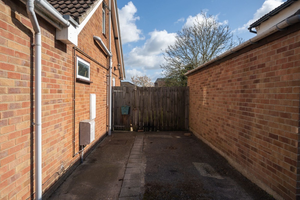 Pound Lane, Sutton, CB6