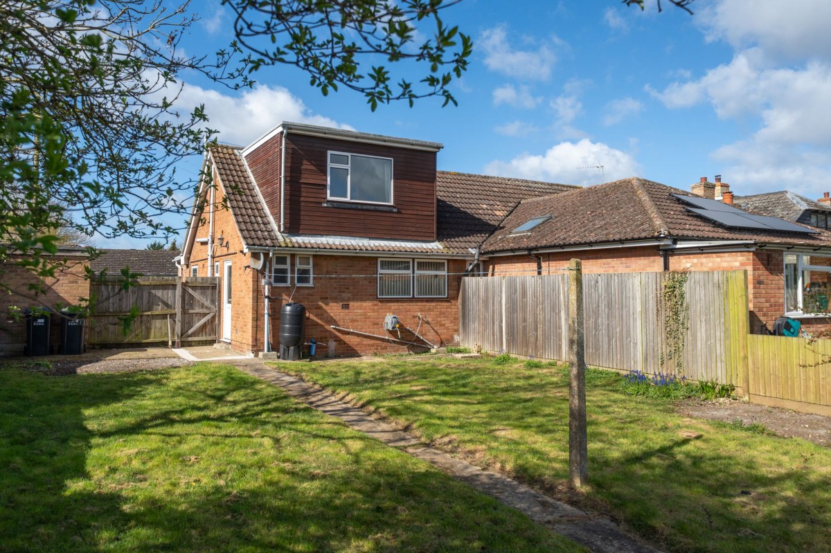 Pound Lane, Sutton, CB6