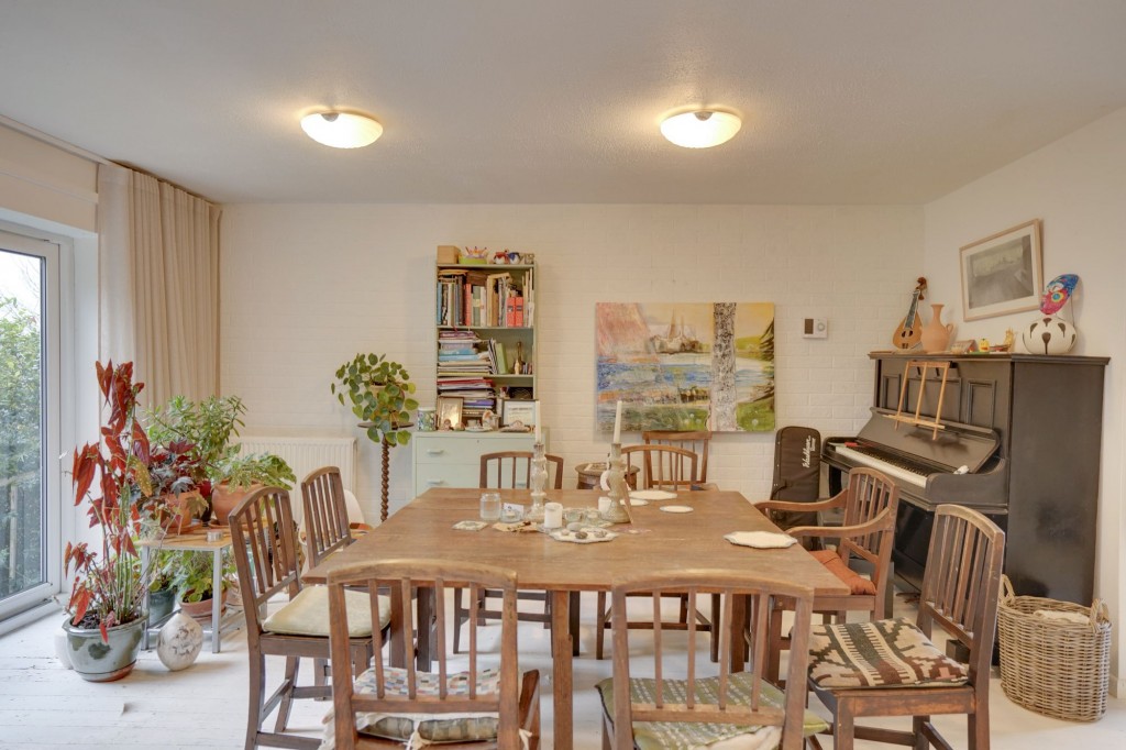 Freshfields, Newmarket, CB8