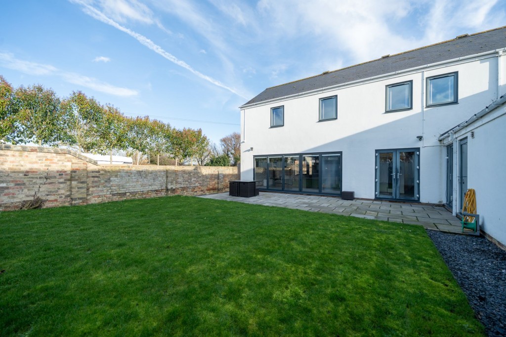 Middle Watch, Swavesey, CB24