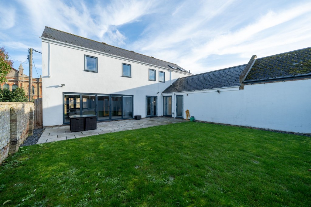 Middle Watch, Swavesey, CB24