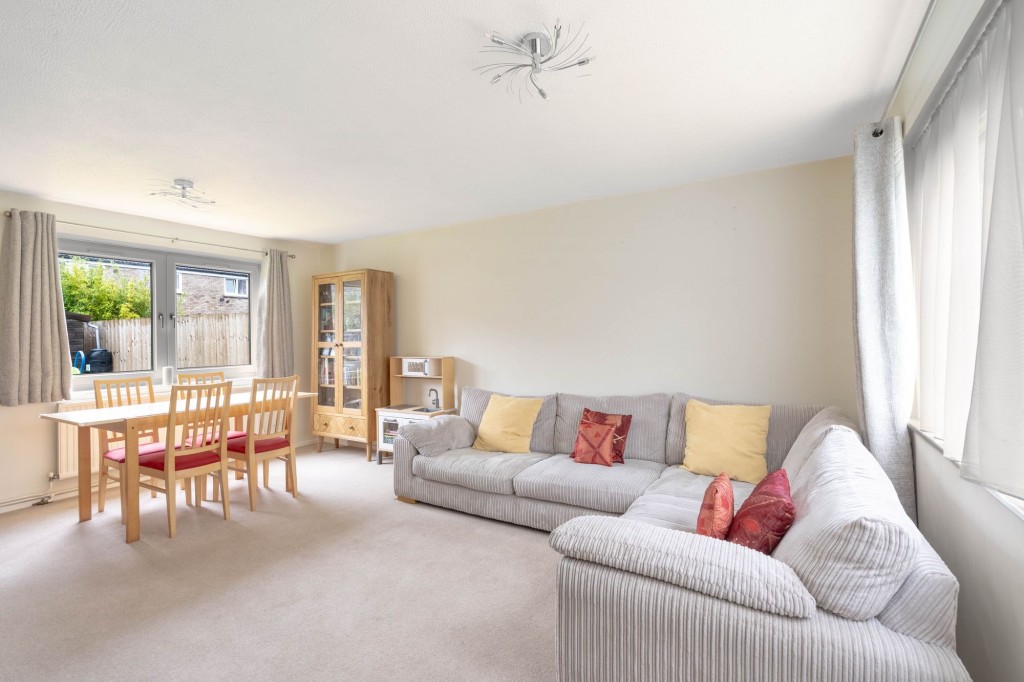 Magdalene Close, Longstanton, CB24