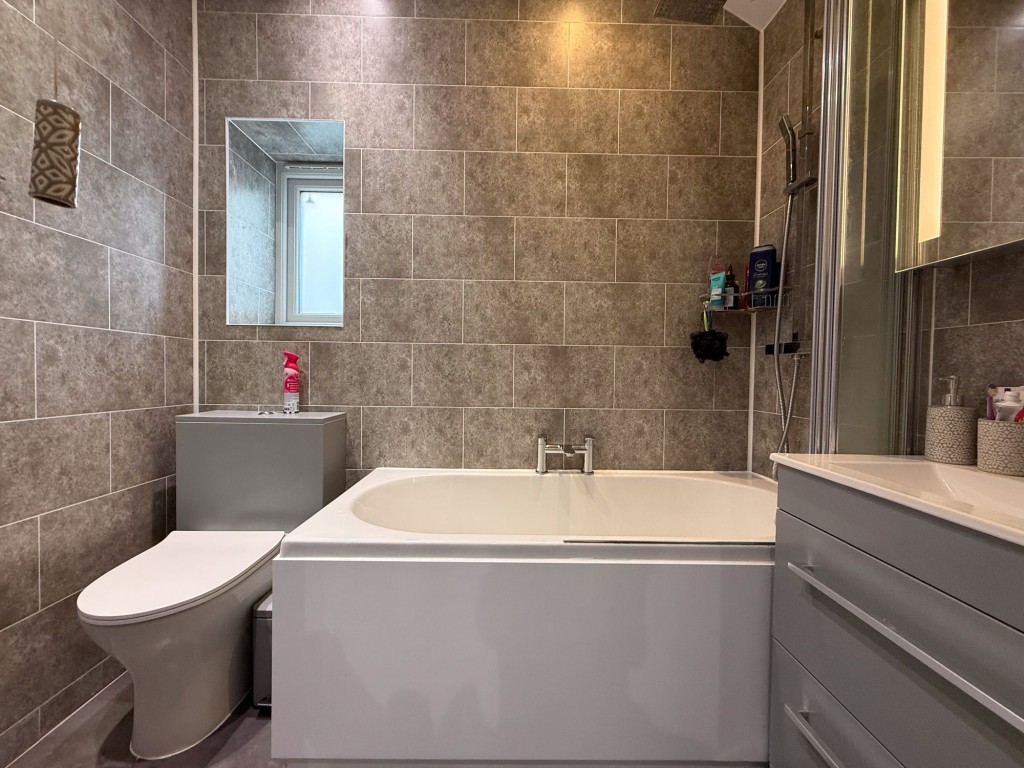 King George Avenue, Exning, CB8