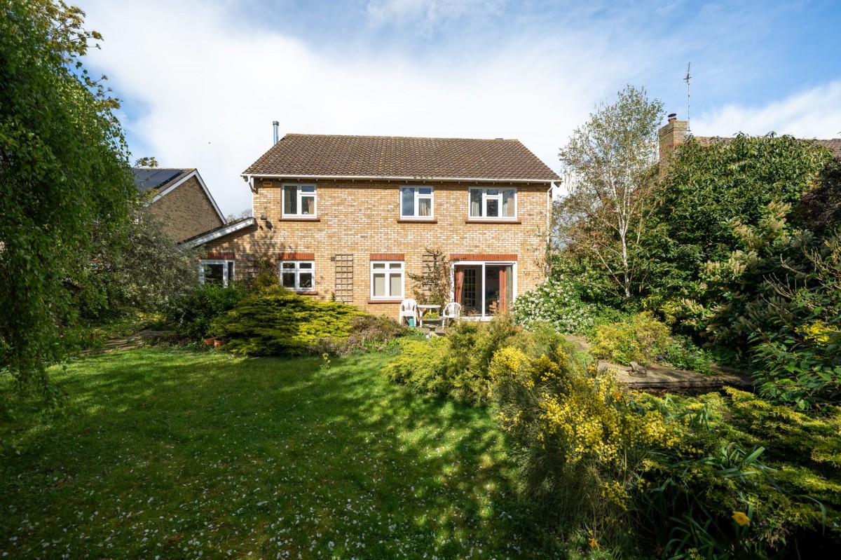 Pease Way, Histon, CB24