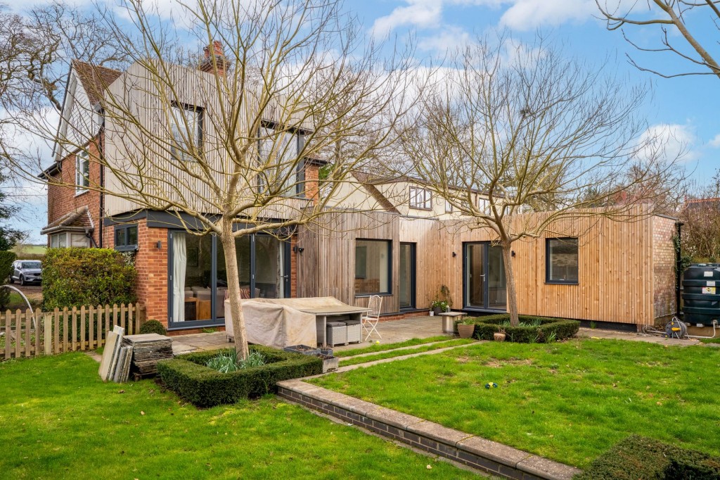 Cambridge Road, Abington, CB21