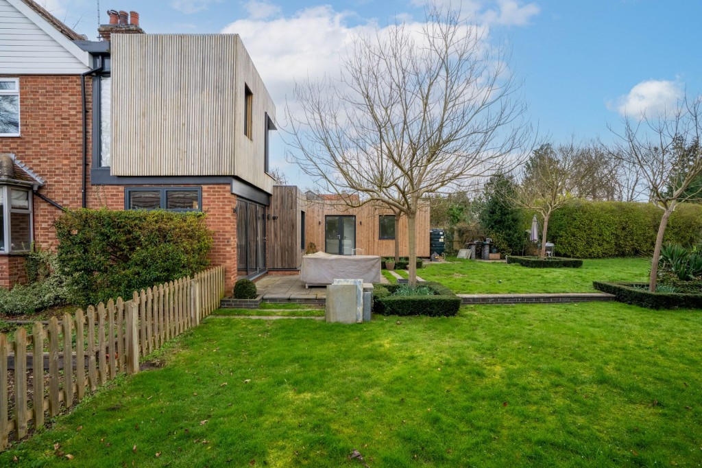 Cambridge Road, Abington, CB21